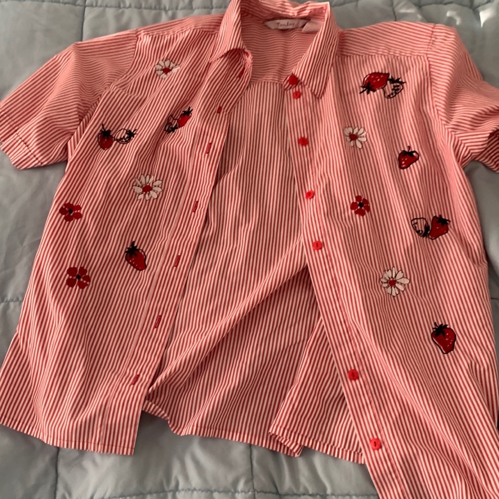 Strawberry shortsleeve button up